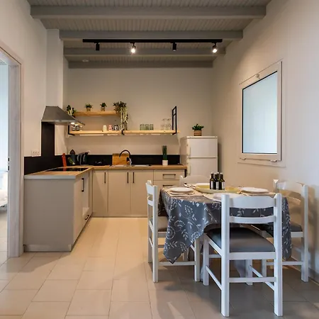 דירה Vallia's Seaview & Stylish By Konnect, Nisaki