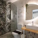 Vallia's Seaview & Stylish By Konnect, Nisaki Niszáki