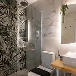 Apartman Vallia's Seaview & Stylish By Konnect, Nisaki