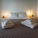Vallia's Seaview & Stylish By Konnect, Nisaki Apartman *
