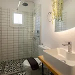 Apartman Vallia's Seaview & Stylish By Konnect, Nisaki Niszáki