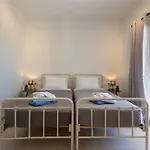 Apartman Vallia's Seaview & Stylish By Konnect, Nisaki Niszáki