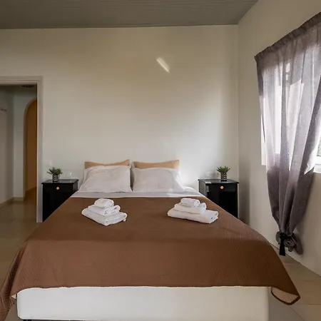 Vallia's Seaview & Stylish By Konnect, Nisaki Apartment