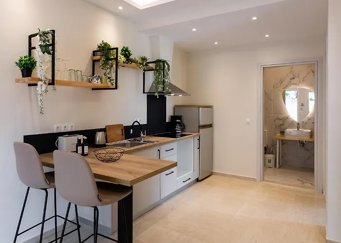 Vallia's Seaview & Stylish By Konnect, Nisaki