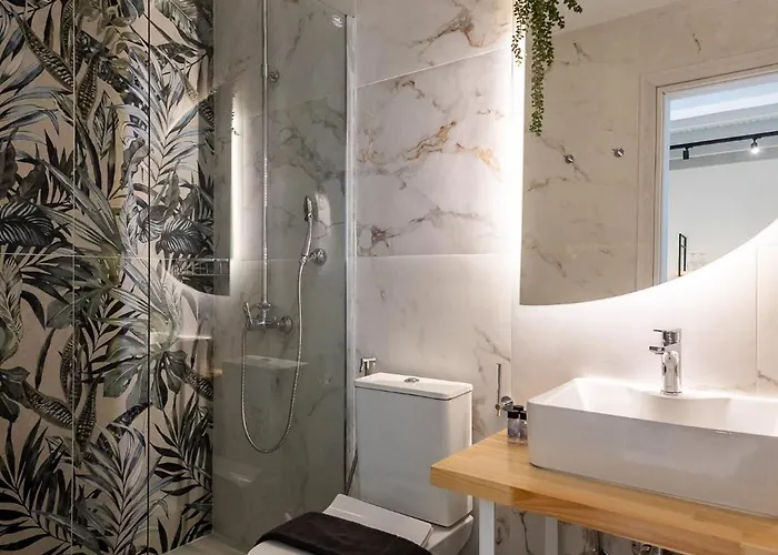 Vallia's Seaview & Stylish By Konnect, Nisaki نساكيون