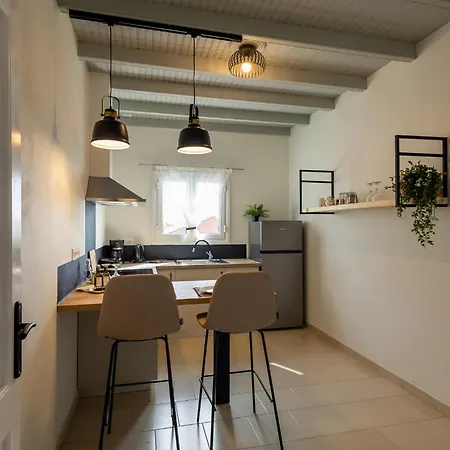 Appartement Vallia's Seaview & Stylish By Konnect, Nisaki *